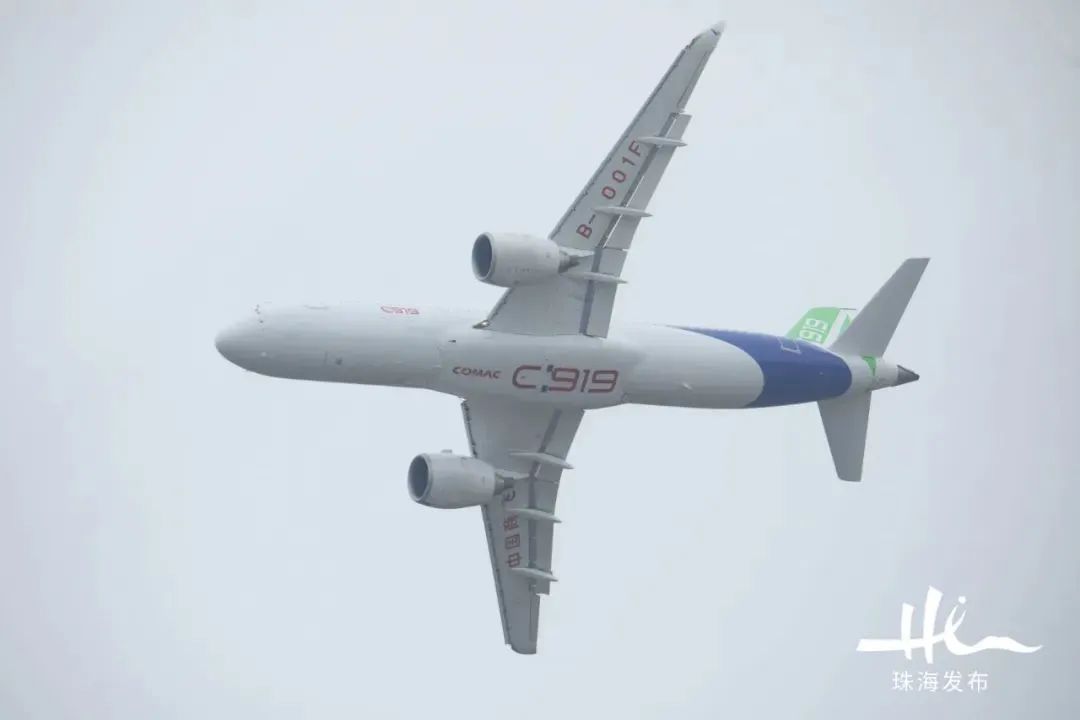 中国航展震撼开幕，C919首次亮相起飞