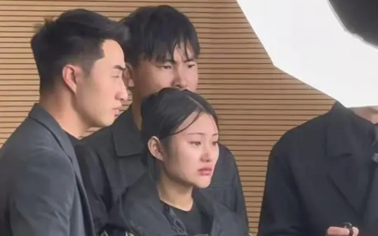 网红去世后妻子直播带货被封禁，知情人：疑似有6000人举报
